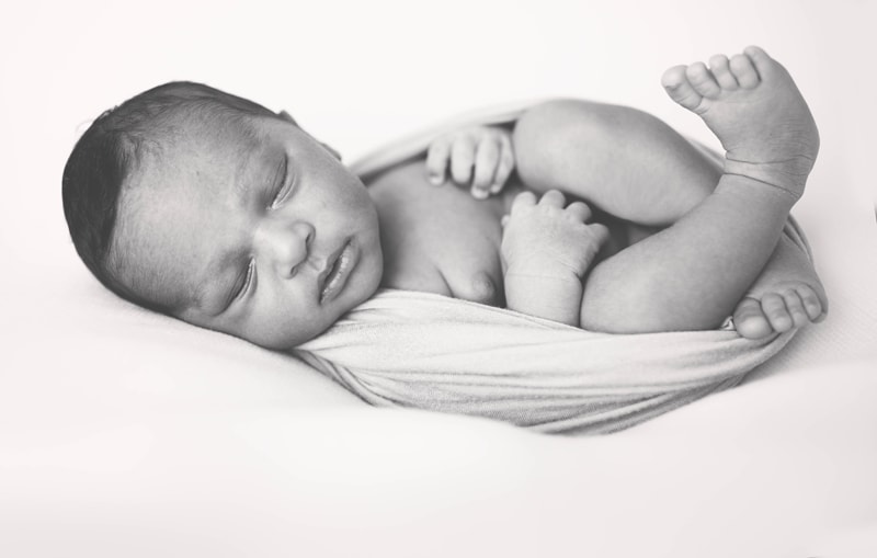Newborn Photography, black and white of baby sleeping