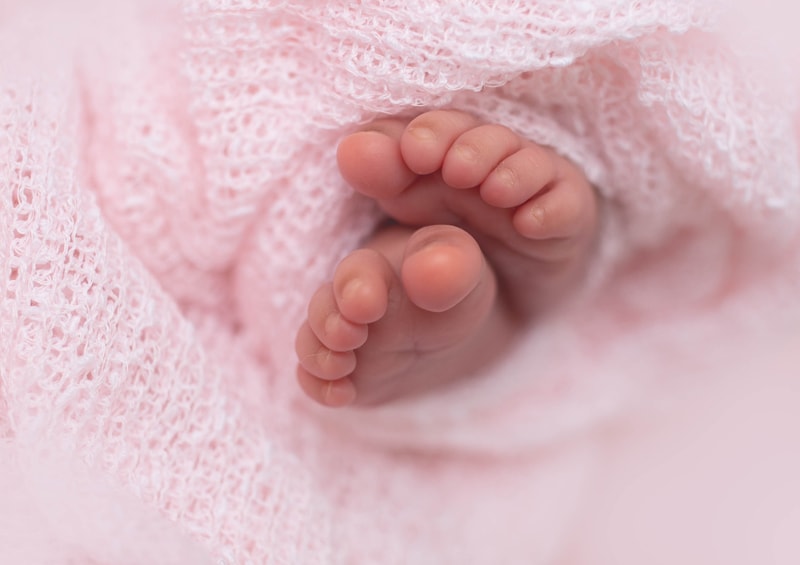 Newborn Photography, close up look of baby's feet