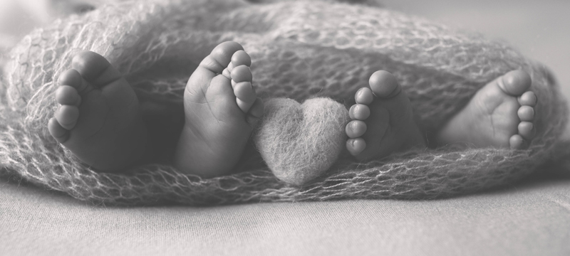 Newborn Photography, detail shot of twins feet